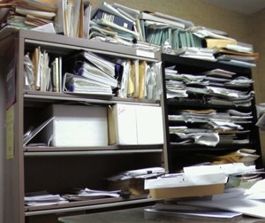 Foto: Büro mit Papierchaos