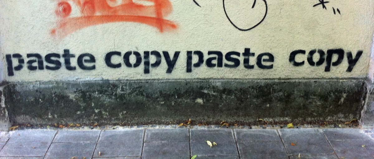 Foto: Graffito «paste copy paste copy»